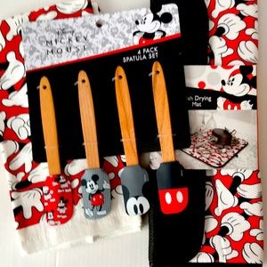 Mickey Mouse kitchen set